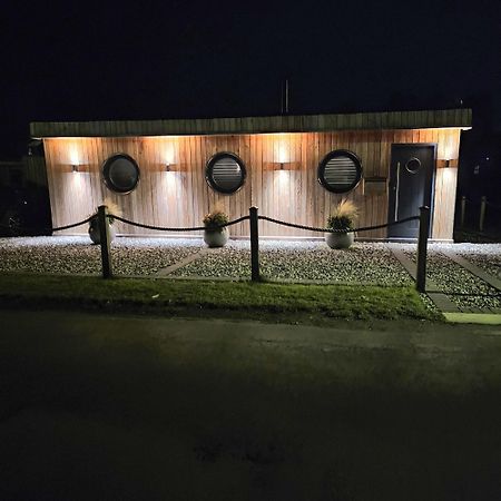 Humberston Boathouse Lodge & Hot Tub - Cleethorpes Beach Cabin Chalet Bagian luar foto