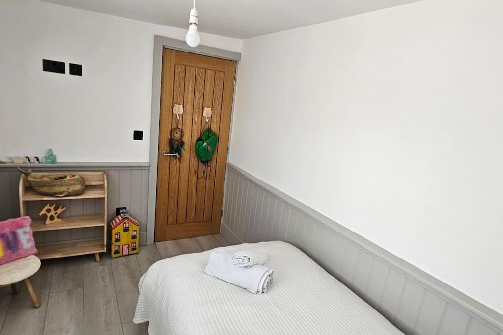 Humberston Boathouse Lodge & Hot Tub - Cleethorpes Beach Cabin Chalet Bagian luar foto
