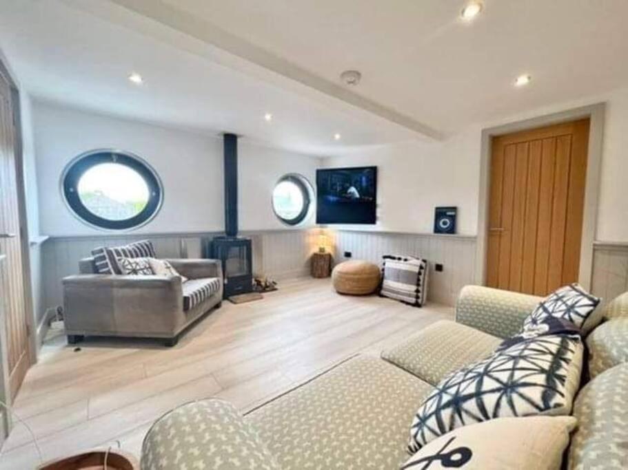 Humberston Boathouse Lodge & Hot Tub - Cleethorpes Beach Cabin Chalet Bagian luar foto