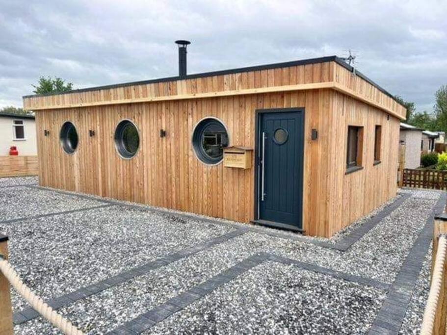 Humberston Boathouse Lodge & Hot Tub - Cleethorpes Beach Cabin Chalet Bagian luar foto
