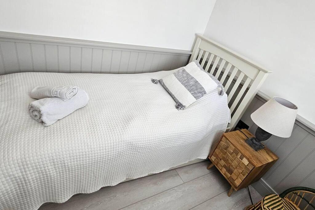 Humberston Boathouse Lodge & Hot Tub - Cleethorpes Beach Cabin Chalet Bagian luar foto
