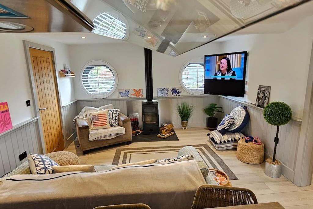 Humberston Boathouse Lodge & Hot Tub - Cleethorpes Beach Cabin Chalet Bagian luar foto