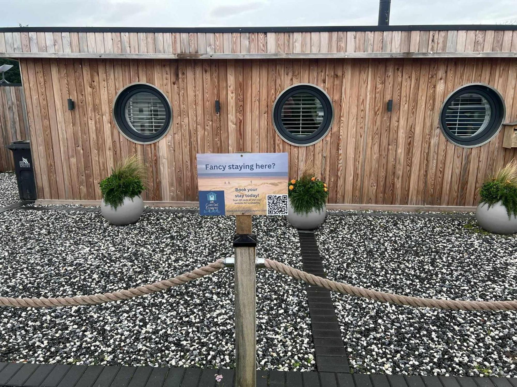Humberston Boathouse Lodge & Hot Tub - Cleethorpes Beach Cabin Chalet Bagian luar foto