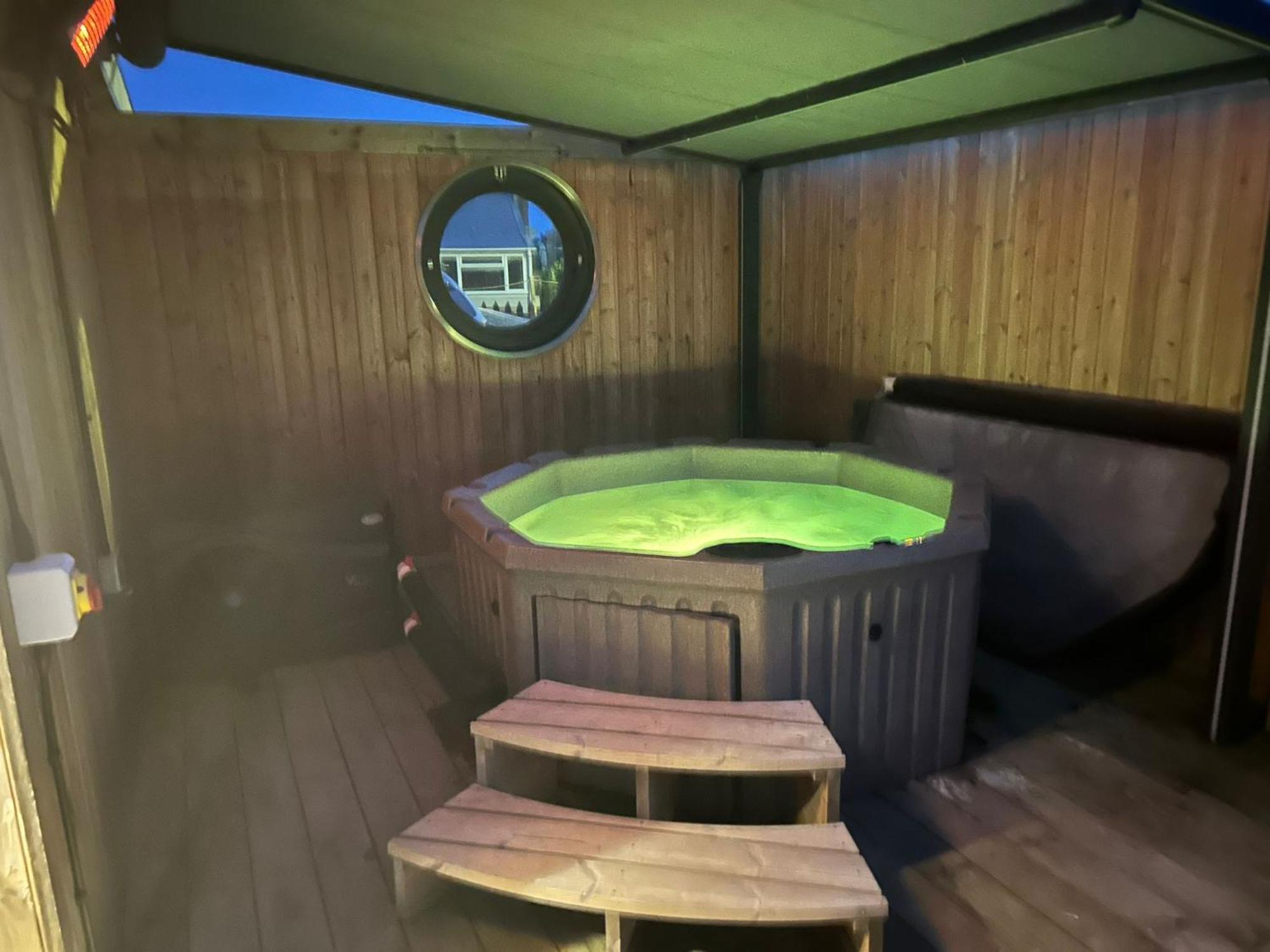Humberston Boathouse Lodge & Hot Tub - Cleethorpes Beach Cabin Chalet Bagian luar foto